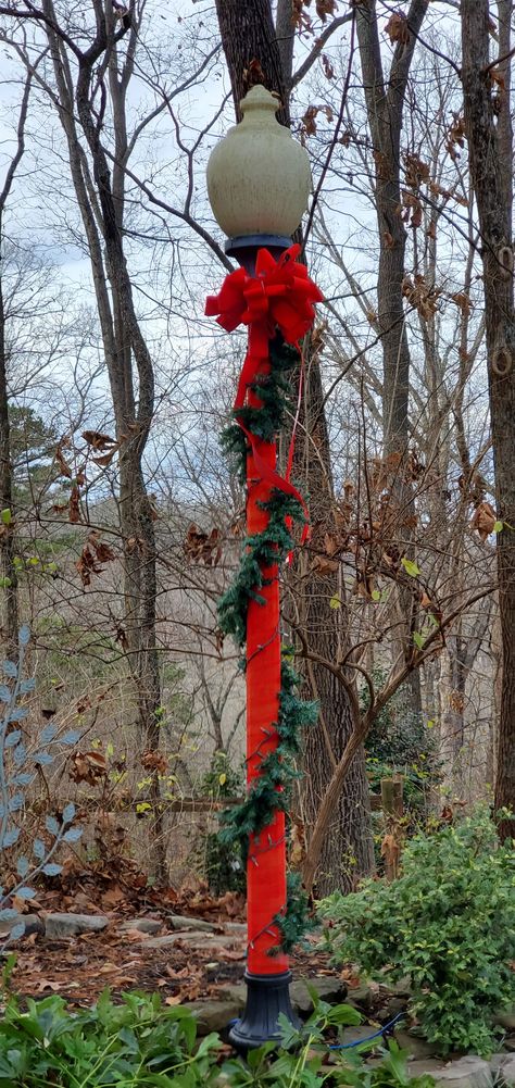 Decorate Lamp Post For Christmas, Outdoor Lamppost Christmas Decor, Light Pole Christmas Decor, Christmas Light Pole, Pole Wrap, Light Pole, Christmas Light, Christmas Garland, Christmas Wrapping