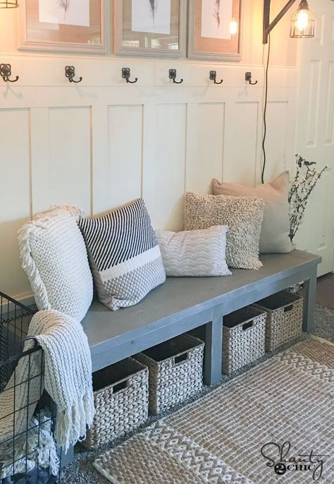 DIY $25 Farmhouse Bench - Free plans and video tutorial to build your own! Ingangs Decor, Koti Diy, House Improvement, Farmhouse Bench, Decor Ikea, Diy Casa, Foyer Design, Bilik Tidur, غرفة ملابس