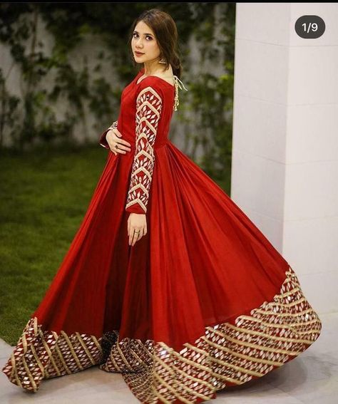 Indian Party Wear Gowns, Long Gown Indian, Gown Dress Design, Gown Indian, Pakistani Women, Pakistani Formal Dresses, Velvet Dress Designs, Frock Fashion, Long Frock