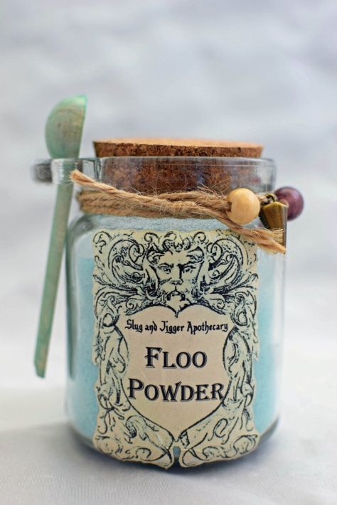 FLOO POWDER!  Decorative Harry Potter Glass Jar of Magical Powder. by GrimSweetness on Etsy https://www.etsy.com/listing/232472871/floo-powder-decorative-harry-potter Floo Powder, Harry Potter Weihnachten, Harry Potter Bathroom, Cumpleaños Harry Potter, Harry Potter Bday, Harry Potter Nursery, Harry Potter Room Decor, Harry Potter Classroom, Harry Potter Potions