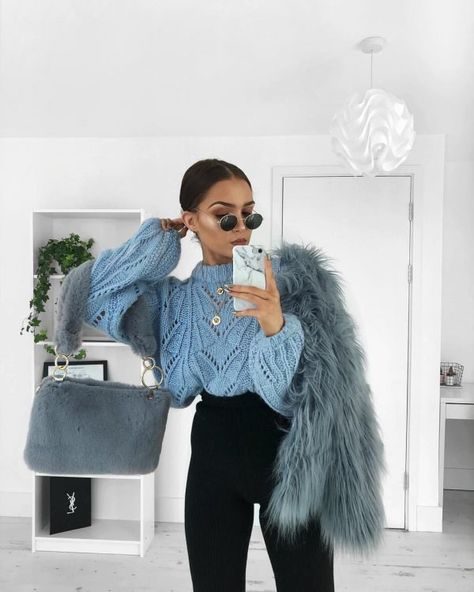 Instagram Baddie, Pullover Outfit, Olivia Palermo, Mode Inspo, Blue Sweater, Outfit Goals, Basic Outfits, Gigi Hadid, Winter Fashion Outfits