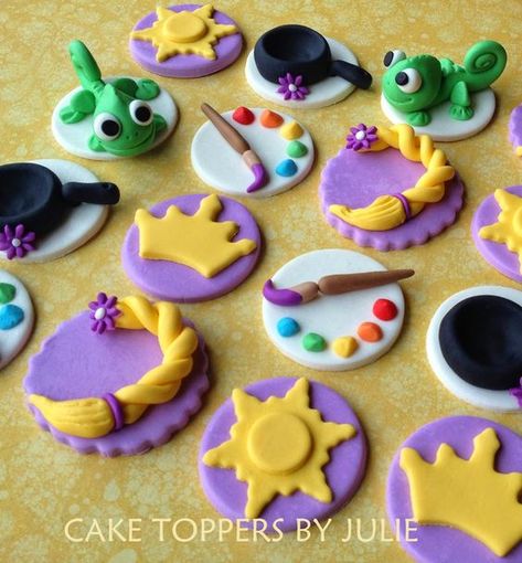 cupcake tangled - Pesquisa Google: Rapunzel Cupcake Toppers, Tangled Cupcakes, Rapunzel Cupcakes, Rapunzel Birthday Cake, Tangled Theme, Bolo Rapunzel, Edible Gum, Cupcake Fondant, Rapunzel Cake