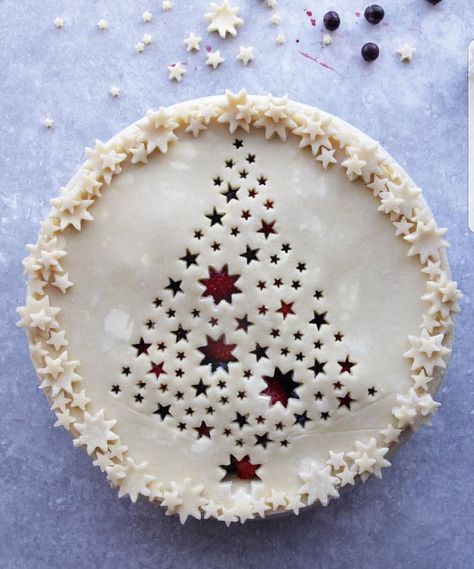 Pie Crust Designs, Pies Art, Christmas Sweets, Christmas Cooking, Pie Dessert, Christmas Goodies, Holiday Cooking, Noel Christmas, Cakepops