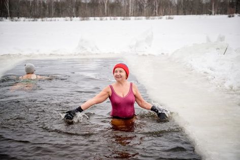 The Startling Benefits of Swimming in Cold Water During Menopause Benefits Of Swimming, Cold Water Swimming, Cold Water Benefits, Swimming Benefits, Water Therapy, Dynamic Stretching, Muscular Strength, How To Regulate Hormones, Water Benefits