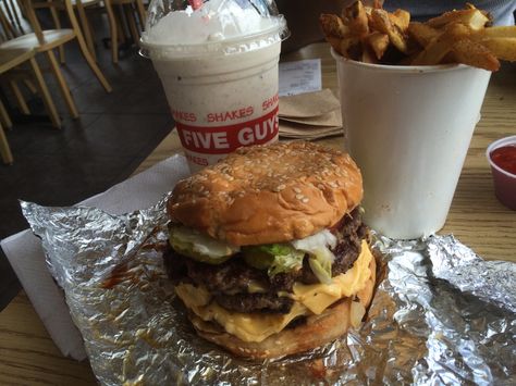 Five Guys Burger Five Guys Burger, Triple Cheeseburger, Five Guy Burgers, Cajun Fries, Post Workout Meal, Oreo Shake, Peanut Butter Oreo, Five Guys, Post Workout Food