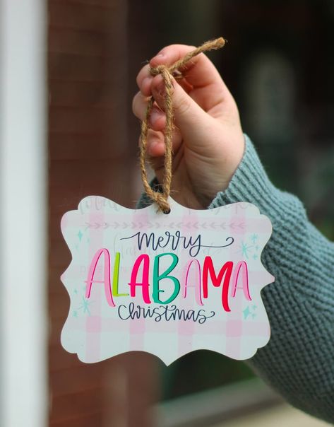 Merry Alabama Christmas Ornament - Ornaments Cute Christmas Signs Diy, Ornament Decorating Ideas, Popular Ornaments, Alabama Christmas Ornaments, Timber Crafts, Ornament Decorating, Vintage Inspired Christmas Decor, Alabama Christmas, Crafts 2024