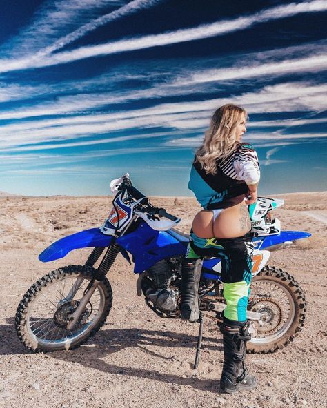 Dirt Bike Women, Dirt Bike Photoshoot Women, Dirtbike Photo Shoot, Motocross Photoshoot, Dirt Bike Photoshoot, Motorcross Girl, Women Dirt Bike, Women Motocross, Biker Girl Style