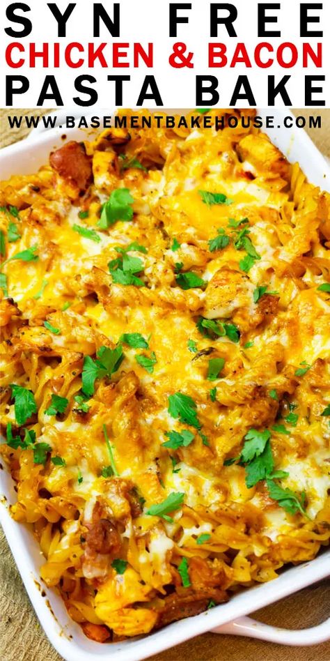 Syn Free Chicken & Bacon Pasta Bake - Basement Bakehouse Chicken Bacon Pasta Bake, Chicken And Bacon Pasta, Slimmers World Recipes, Bacon Pasta Bake, Chicken Bacon Pasta, Resep Pasta, Chicken And Bacon, Bake Chicken, Diner Recept