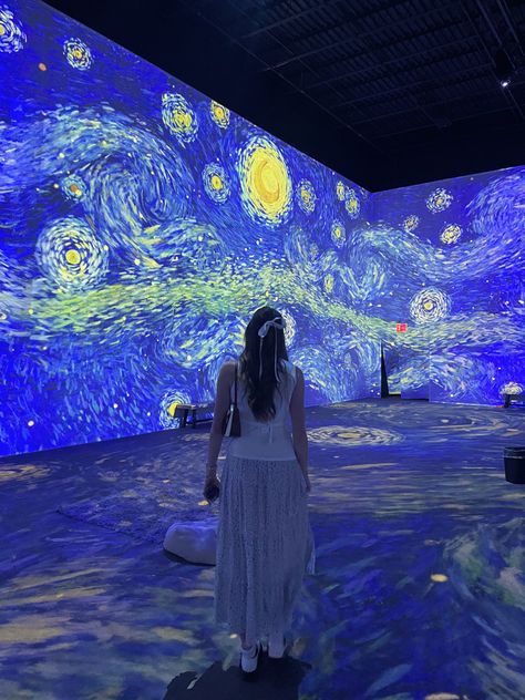 Van Gogh Immersive Experience, Van Gogh Exhibit, Van Gogh Photo, W Pictures, Van Gogh Exhibition, Museum Outfit, Types Of Aesthetics, Starry Night Art, Interactive Museum