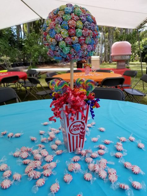 Lollipop Centerpiece Diy, Candyland Table Centerpiece, Circus Party Centerpieces, 50s Party Decorations, Circus Centerpieces, Carnival Centerpieces, Diy Lollipop, Lollipop Centerpiece, Bucket Centerpiece