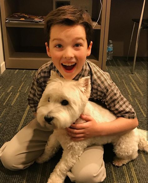 Iain Armitage's acting is fabulous Lain Armitage, Young Sheldon Cast, Sheldon Bazinga, Montana Jordan, Georgie Cooper, Bing Bang Theory, Iain Armitage, Young Sheldon, Sheldon Cooper