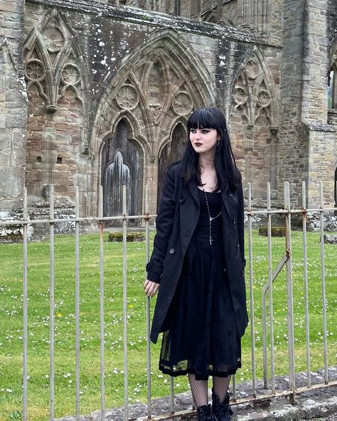 Goth Outfits Spring, Goth Babydoll Dress, Goth Ideas Outfit, Cosy Goth Outfits, Easy Gothic Outfits, Goth Outfit Ideas Summer, Goth Outfits For Summer, Goth Outfits Girl, Goth Girlfriend Aesthetic