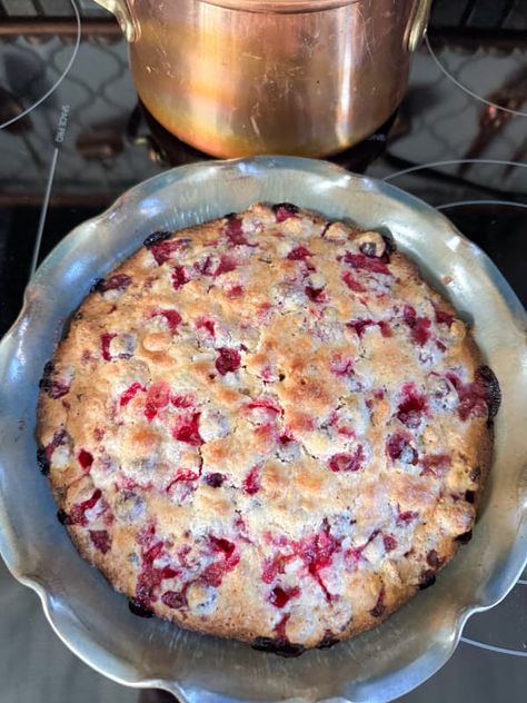 Easiest Holiday Cranberry Dump Pie Recipe. Cranberry Pie Recipes, Cranberry Pie, Bisquick Recipes, Cranberry Recipes, Cranberry Sauce, Pie Dessert, Holiday Cooking, Cakepops, Fruit Desserts