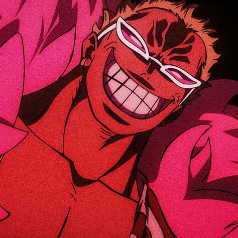 Doflamingo pfp aesthetic Pfp Anime One Piece, Doflamingo Manga Color, Doflamingo Manga, Manga Colored Pfp, Fye Pics, One Piece Donquixote, One Piece Deviantart, Don·quixote Doflamingo, Phoenix Wallpaper