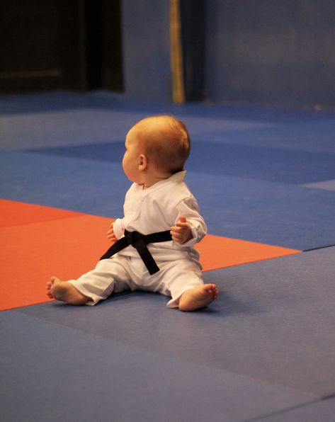 Jiu Jitsu Aesthetic, Karate Aesthetic, Krav Maga Kids, Karate Quotes, Jiu Jitsu Memes, Taekwondo Girl, Kids Mma, Boxe Thai, Trening Sztuk Walki