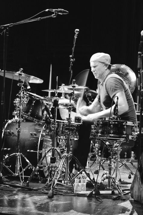 Chad Smith Chad Smith Drums, Chad Smith, Chilli Peppers, Red Hot Chili Peppers, Chili Peppers, Hot Chili, Drummers, Red Hot, Music Stuff