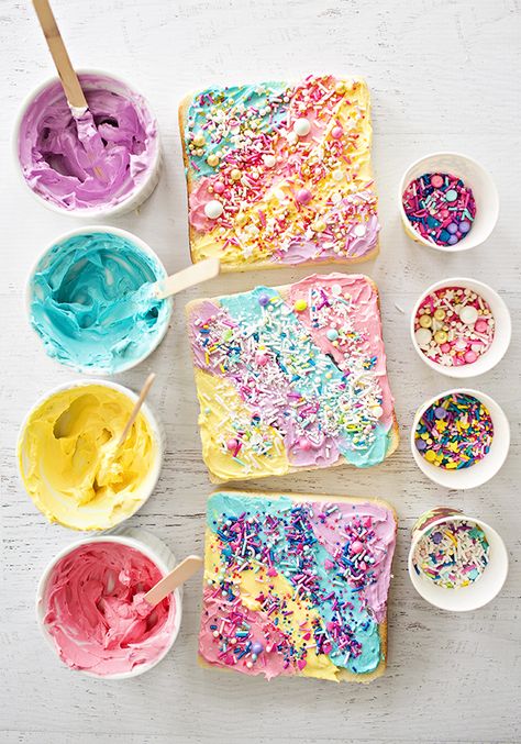 Rainbow Lunch Ideas Kids, Unicorn Breakfast Ideas, Rainbow Snacks For Kids, Cute Dessert Recipes, Unicorn Pancakes, Unicorn Toast, Princess Snacks, Rainbow Toast, Art Snacks