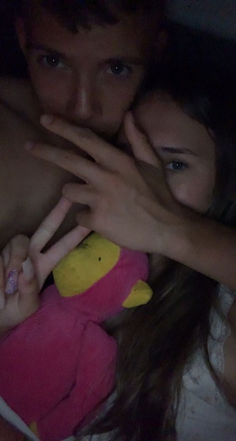 young love Cute Cuddle Selfies, Sleepover At Boyfriends, Cute Cuddle Pictures Mood, Cute Couple Sleepover, Sleepover Boyfriend, Bf Cuddles, Couple Sleepover Goals, Boyfriend Sleepover, Sleepover With Boyfriend