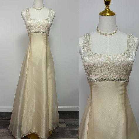 Princess Gown Prom, Dresses Design, Prom Inspo, Princess Gown, Elegant Dresses Classy, Prom Dresses Vintage, Dresses Classy, Organza Fabric, Gown Prom