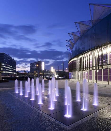 #zlín #congress centre #city lights Water Feature Lighting, Restaurant Exterior Design, Water Fountain Design, Fountain City, Plaza Design, Balkon Decor, Modern Fountain, Commercial Landscape, Green Facade