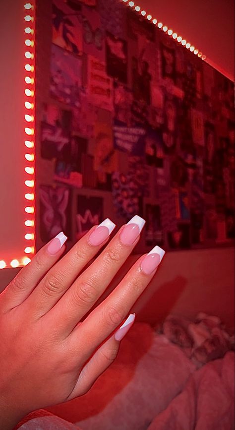 French Tip Nails White Coffin, Nails Acrylic First Day Of School, White French Tip Nails Medium Length, Nails For 16yrs Old, Nail Inspo Wedding Guest, French Tip Acrylic Nails Medium Length, Acrylic Nails For 11 Yrs Old, White Nails With Designs Coffin, Nails For 14y Old