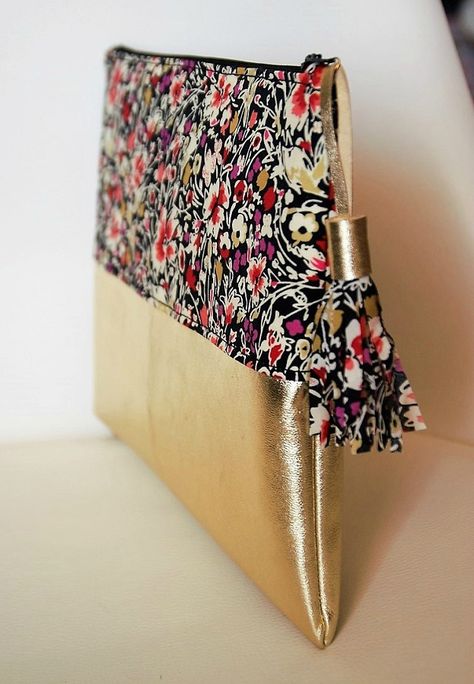 Diy Clutch, Creation Couture, Couture Sewing, Bag Patterns To Sew, Diy Couture, Sewing Projects For Beginners, Fabric Bags, Sewing For Beginners, Sewing Bag