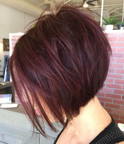 Inverted Burgundy Bob Stacked Haircuts, Stacked Bob Hairstyles, Stacked Bob Haircut, Medium Bob Hairstyles, Burgundy Hair, Short Bob Haircuts, Short Bob Hairstyles, Hairstyles Haircuts, Bobs Haircuts