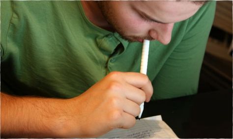 Edible Pen by Dave Hakkens Types Of Candy, Bon Appetite, Edible Ink, Writing Instruments, Ballpoint Pen, Science And Technology, Crayon, Make It Simple, Pen