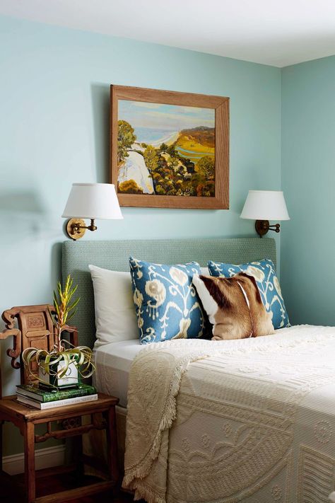 To make sure everyone is comfortable during their stay—guests and hosts—give visitors the very best. That means fresh flowers, blackout curtains, fluffed pillows, and a few more of the items below. Read on for 25 guest bedroom ideas, essentials, and style inspirations to curate a space that'll look beautiful and feel great. #guestroomideas #guestrooms Small Bedroom Colours, Mint Green Bedroom, Design Ložnic, Best Bedroom Colors, Bedroom Decorating Tips, Bedroom Color Combination, Stylish Bedroom Design, Small House Interior, Small House Interior Design