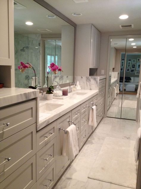 White Double Vanity, Bathroom Vanity Designs, Double Sinks, Large Bathroom, Steam Showers Bathroom, Vanity Design, Double Bathroom Vanity, Bath Remodel, Bathroom Remodel Master