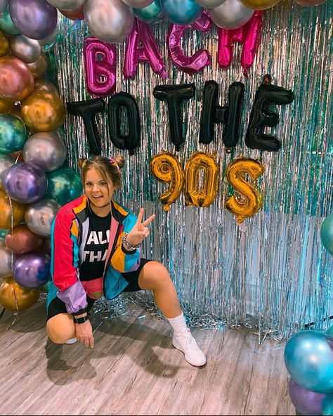 Early 2000s Backdrop, 2000s Backdrop, Hip Hop Backdrop, Decor Ideas Birthday, 30th Birthday Party Themes, 00s Party, 90s Party Ideas, 90s Party Decorations, 90s Party Outfit