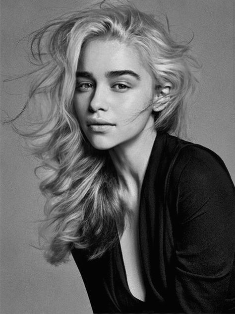 Celebrity Headshots, Emilia Clarke Pics, Drawing The Human Head, Female Thor, Comic Face, Headshots Women, Actor Headshots, Beauty Shots, Face Images