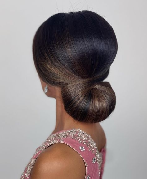 Bridesmaid Hairstyles Sleek Bun, Smooth High Bun Updo, High Bun Hairstyles Wedding Classy, Hollywood Glam Updo Classy, Up Dos For Wedding, Sleek Bridesmaid Hair, Sleek Bun Wedding Hair, Classic Bun Hairstyles, Sleek Wedding Updo