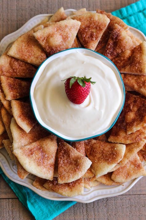 Eat Cake For Dinner: Cinnamon Sugar Wedges with Cream Cheese Dip Fruit Salsa And Cinnamon Chips, Cream Cheese Dip, Sweet Dips, Cream Cheese Dips, Cinnamon Chips, Fruit Salsa, Dessert Dips, Snacks Für Party, Cheese Dip