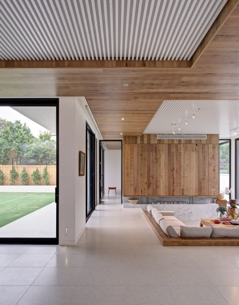 Modern living room with a fluted ceiling. Contemporary Ceiling Design, Brighton Houses, Interior Design Minimalist, Minimal Interior Design, Sunken Living Room, House Ceiling Design, Ceiling Design Modern, Architecture Inspiration, Inspire Me Home Decor