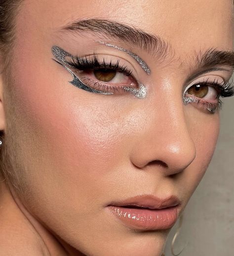 Silver Graphic Liner, Sliver Makeup, Cyberpunk Makeup, Silver Liner, Shiny Makeup, Metallic Eyeliner, Metallic Eyes, Face Paint Makeup, Liquid Makeup