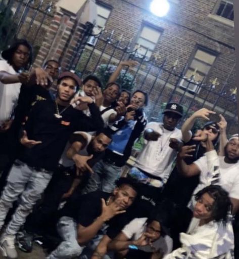 Sugarhill New York, Doa Kay Flock, New York Drill Rappers, Drill Nyc, Poses For Insta, Concert Poses, Ny Drill, Nyc Drill, Chicago Gangs