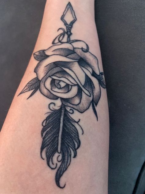 Arrow and rose Heart Feather Tattoo, Rose Represents, Finger Tattoos Words, Feather Arrow, Arrow Tattoo Design, My Tattoos, Cross Heart, Arrow Tattoo, Feather Tattoo