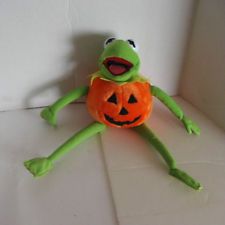 Frog Pumpkin, Kermit Meme, Kermit And Miss Piggy, Painting Glass Jars, Kermit Funny, Ugly Cry, Halloween Pumpkin Designs, Miss Piggy, Frog Art