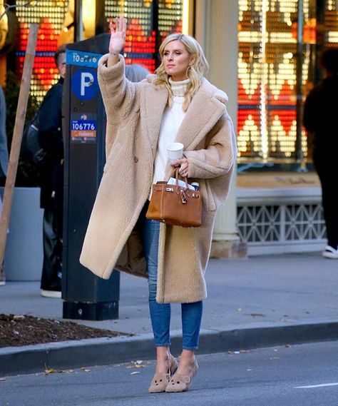 Nicky Hilton Is Chic in Teddy Bear French Sole Loafers She Designed – Footwear News Nicky Hilton Style, Teddy Bear Outfit, Fits For Winter, Sartorial Style, Style Types, Street Fits, Tan Coat, Nicky Hilton, Yoga Mom