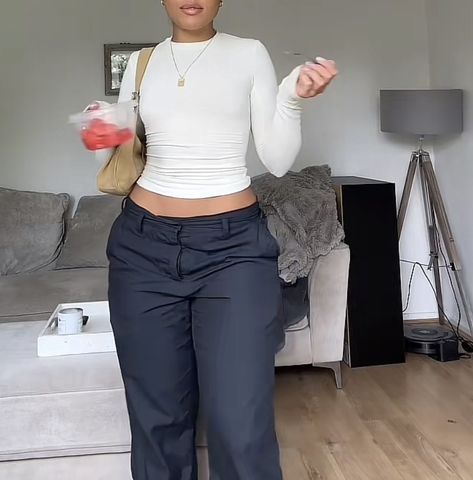 Styles For Hip Dips, Hip Dips Outfit, Stylish Work Attire, Aesthetic Outfit, Curvy Outfits, Lookbook Outfits, College Outfits, Retro Outfits, Fashion Killa