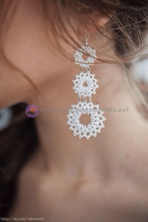 1 Free Crochet Earring Pattern And 28 Crochet Earrings Ideas 12 Crochet Beaded Necklace, Crochet Necklace Pattern, Crochet Jewlery, Tatting Earrings, Crochet Jewelry Patterns, Crochet Earrings Pattern, Tatting Jewelry, Lace Earrings, Necklace Patterns