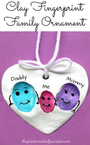 Clay Family Fingerprint Ornaments - a sweet and easy arts & craft idea and keepsake gift from kids. preschoolers salt dough ideas Fingerprint Ornaments, Dough Crafts, Fingerprint Art, Clay Crafts For Kids, Mothers Day Crafts For Kids, Family Crafts, Clay Ornaments, Christmas Keepsakes, Family Ornament