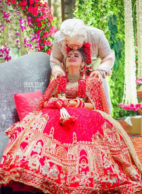 Couple Wedding Dress Indian Hindu, Marriage Poses, Haldi Ceremony Outfit, Bride Groom Poses, Indian Bride Poses, Indian Bride Photography Poses, Indian Wedding Poses, Bride Photos Poses, Reception Outfit