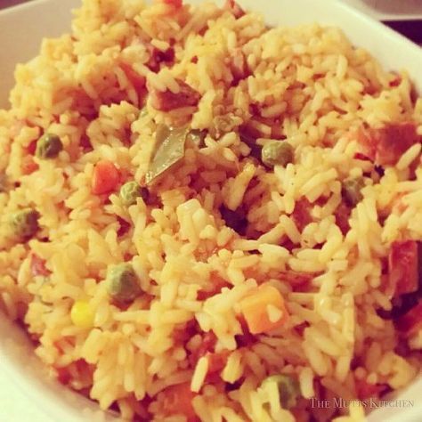 Portuguese Rice, Portuguese Dishes, Filipino Food Dessert, Portuguese Food, Sunday Recipes, Party Dishes, Dinner Party Recipes, Broth Recipes, Filipino Food