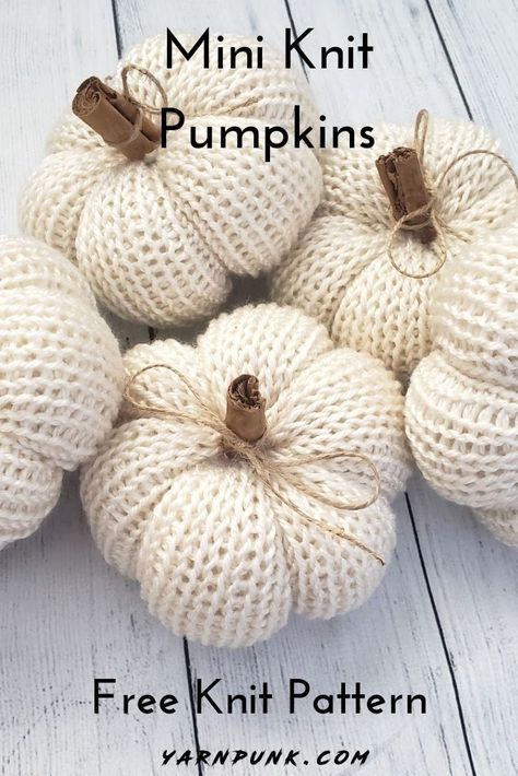 Learn how to get started with amigurumi in the knit pumpkins! Create your own cute little basic knit pumpkin doll with this free knitting pattern! t .. #Knitting #Knittingpatterns #knittingpatternsfree #knittingpatternsfobeginners #Knittingideas #knittingclothes #knittingprojects #knittingpatternsfree Knitted Pumpkins, Knit Pumpkins, Pumpkin Patterns Free, Halloween Knitting, Pumpkin Doll, Diy Projektit, Fall Knitting, Pumpkin Fall Decor, Crochet Pumpkin