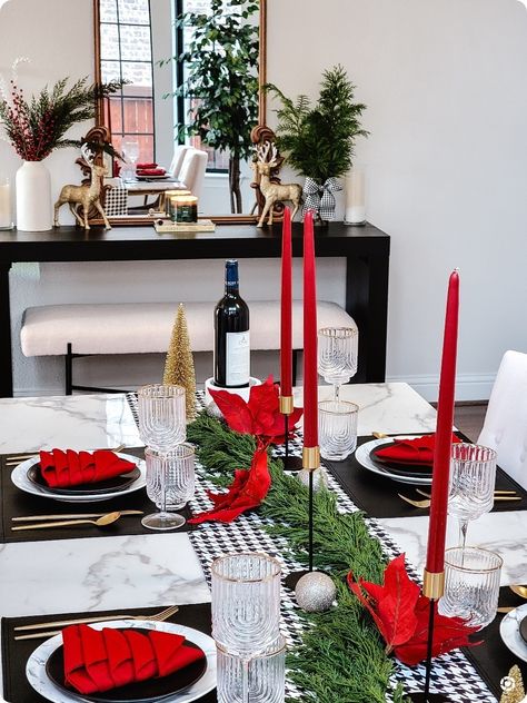 Red Black And White Table Setting, Black White Christmas Table, Red Tablescape, Modern Christmas Table, Red Black White Christmas, Tablescape Holiday, Red Table Settings, Red Christmas Table, Xmas Brunch