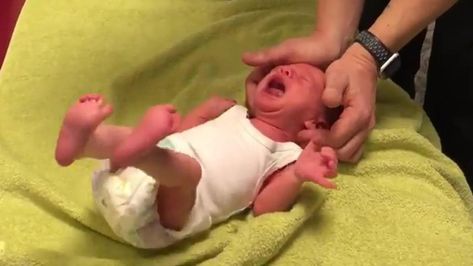 Outrage over 'deeply disturbing' video of chiro treating screaming baby Newborn Video, Snacks Easy, Sick Baby, Baby Bath Time, Forest Wallpaper, Baby Bath, Scream, A Video, Newborn Baby