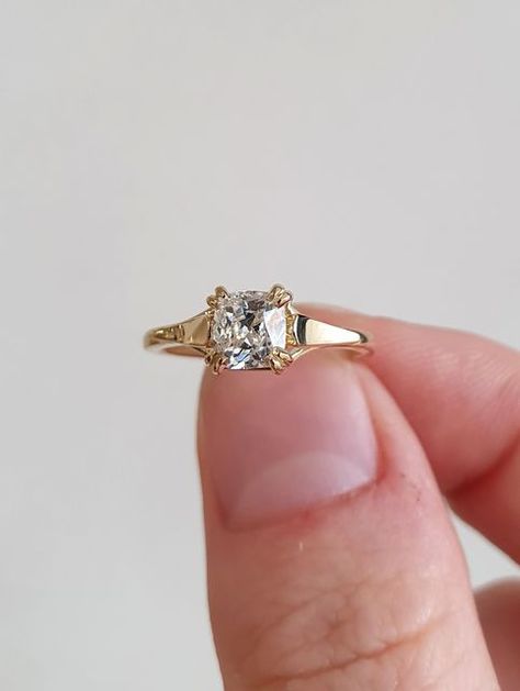 Victorian Engagement Rings Gold, Traditional Engagement Rings Vintage, Single Stone Engagement Ring, Trendy Engagement Rings, Natalie Marie Jewellery, Pretty Engagement Rings, Natalie Marie, Dream Wedding Ring, Ring Inspo