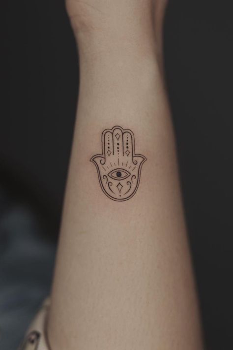 Hamsa Tattoo Small Simple, Hamsa Finger Tattoo, Small Hamsa Tattoos For Women, Do No Evil Tattoo, Hand Of Fatima Tattoo, Self Growth Tattoo, Small Hamsa Tattoo, Hand Eye Tattoo, Fatima Hand Tattoo